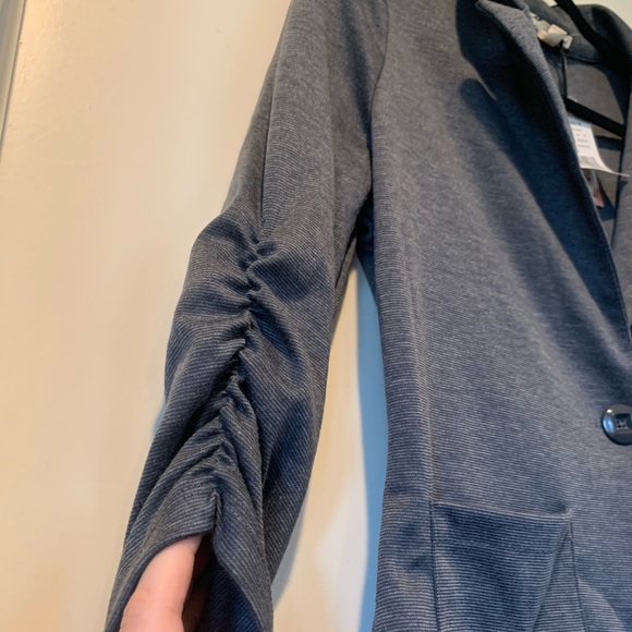 Grey Blazer - Picture 2 of 3